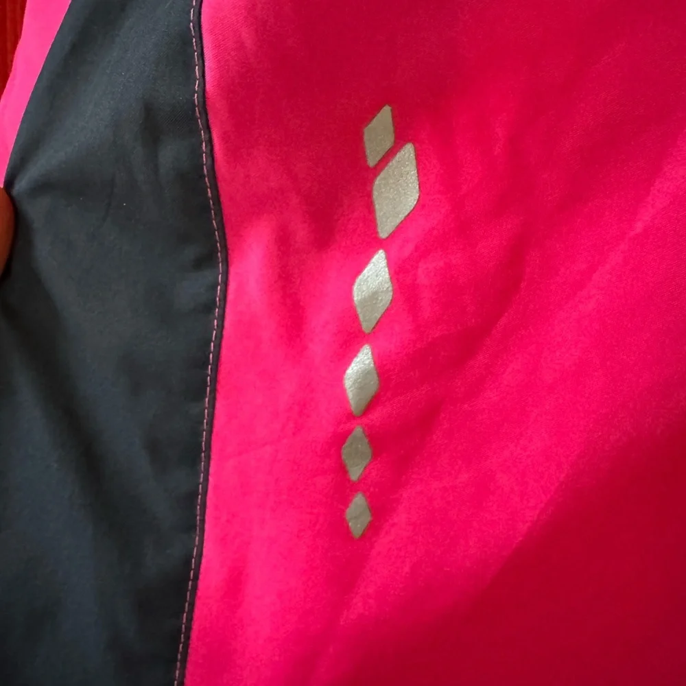 Pearl Izumi Women's Vibrant Pink and Black Bike Jacket Removable Sleeves - S/M - Picture 5 of 9